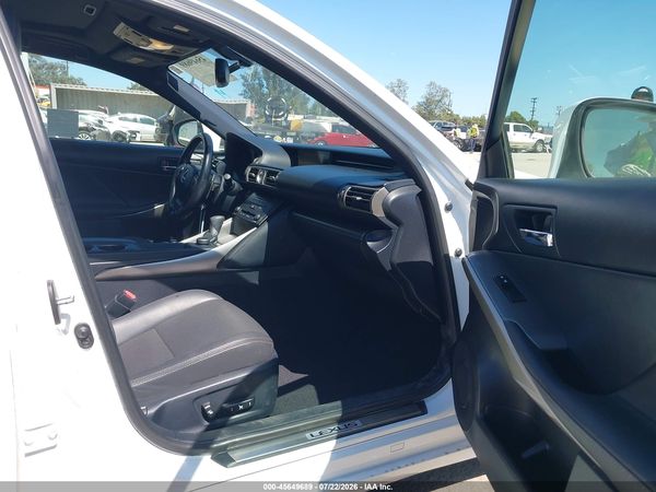 2016 LEXUS IS 200T