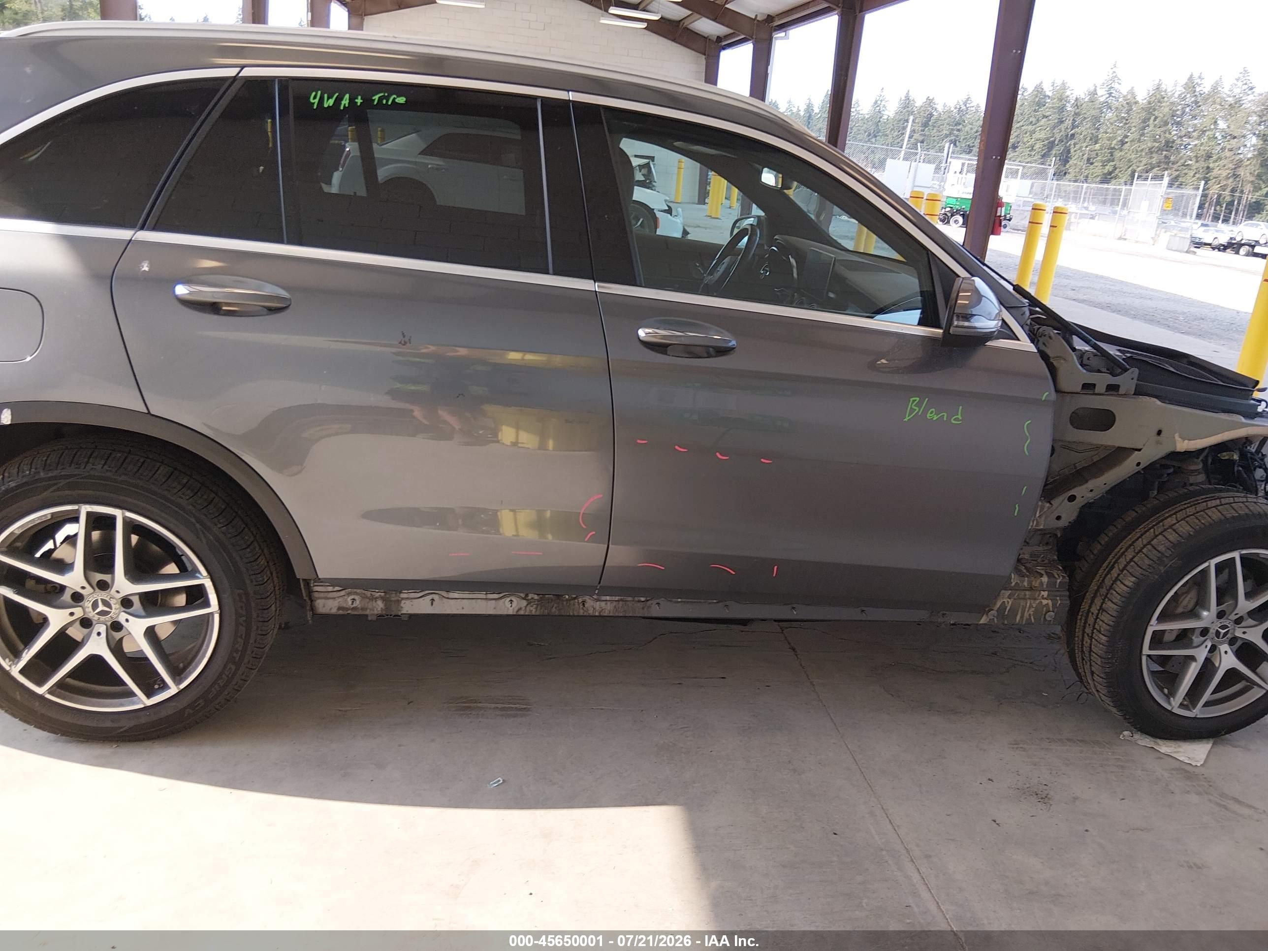 2017 MERCEDES-BENZ GLC 300 4MATIC