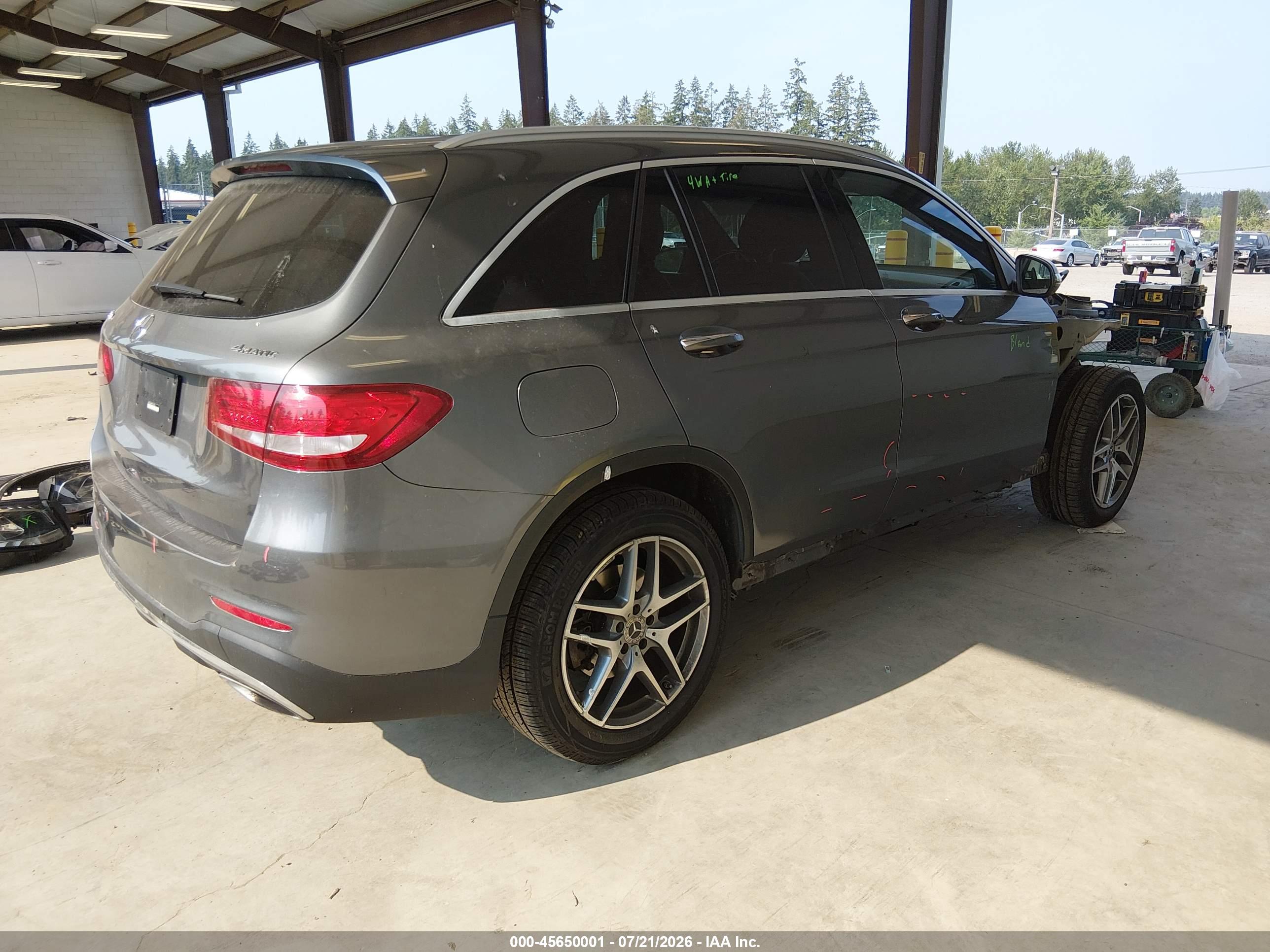 2017 MERCEDES-BENZ GLC 300 4MATIC