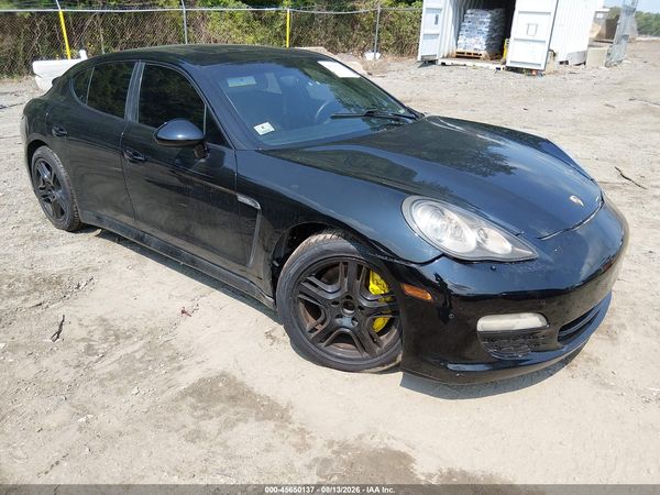 2012 PORSCHE PANAMERA 4