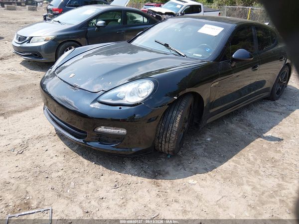 2012 PORSCHE PANAMERA 4