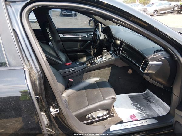 2012 PORSCHE PANAMERA 4