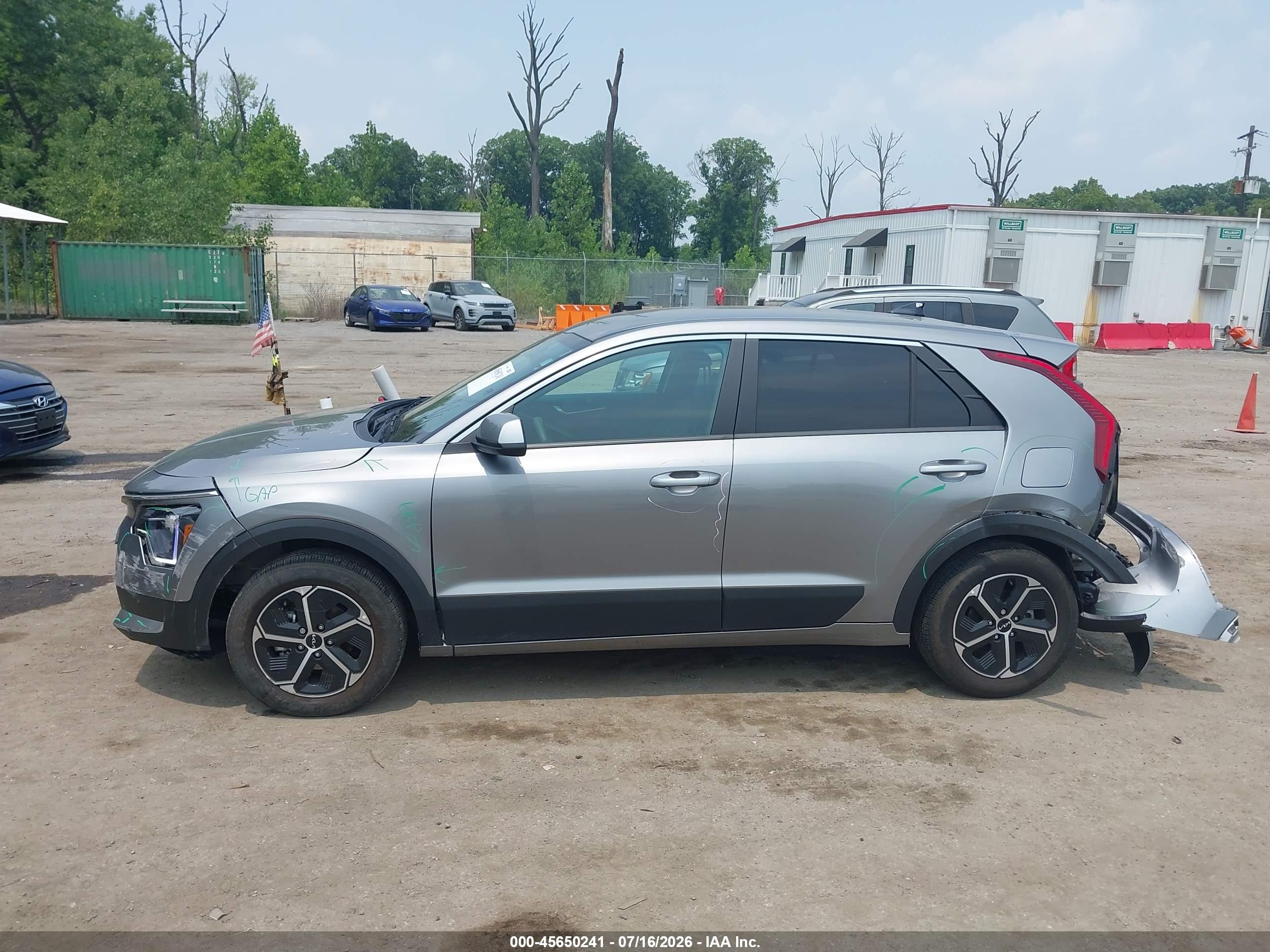 2024 KIA NIRO LX