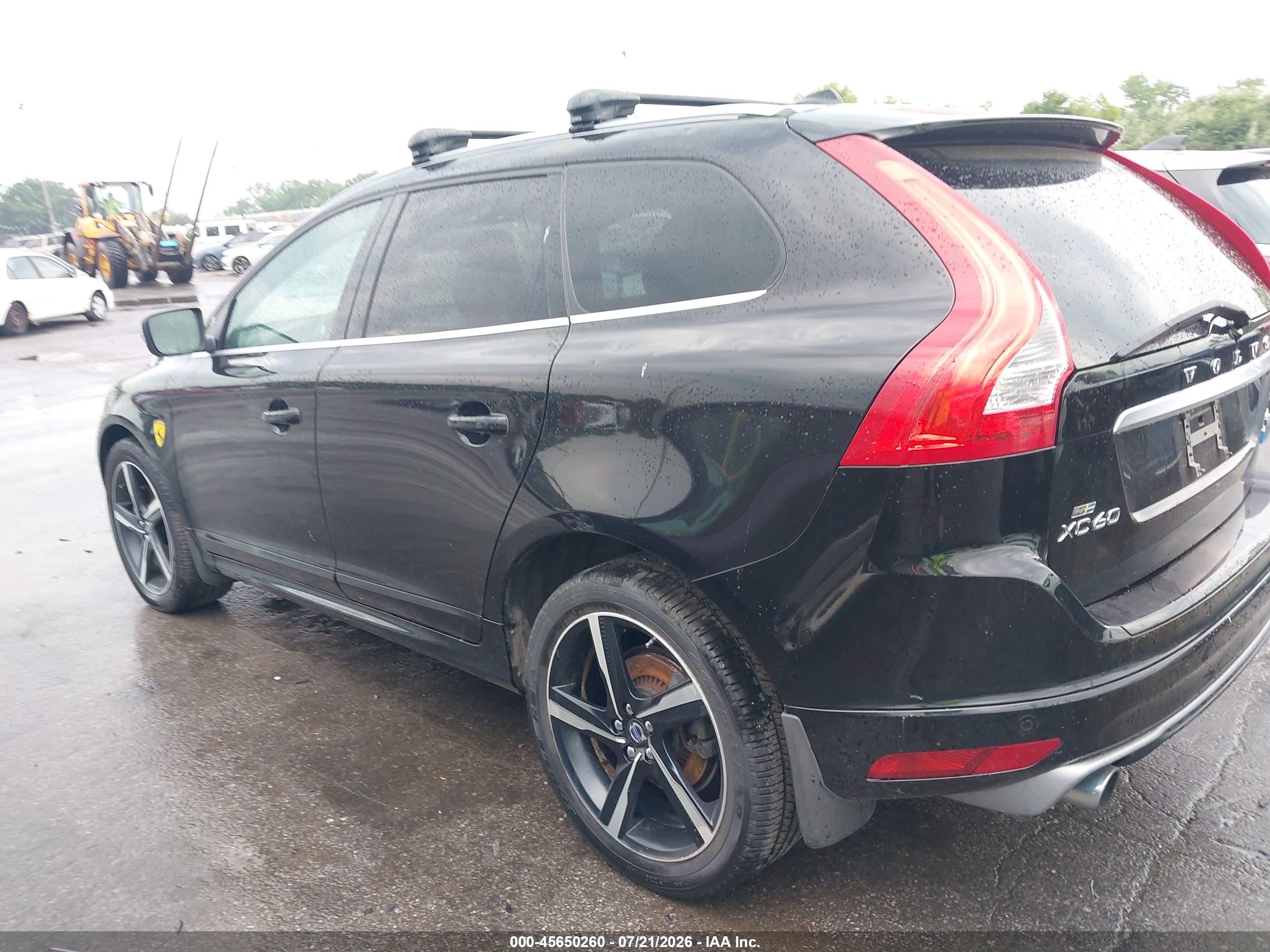 2016 VOLVO XC60 T6 R-DESIGN PLATINUM