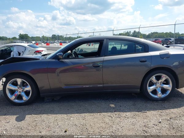 2013 DODGE CHARGER SE