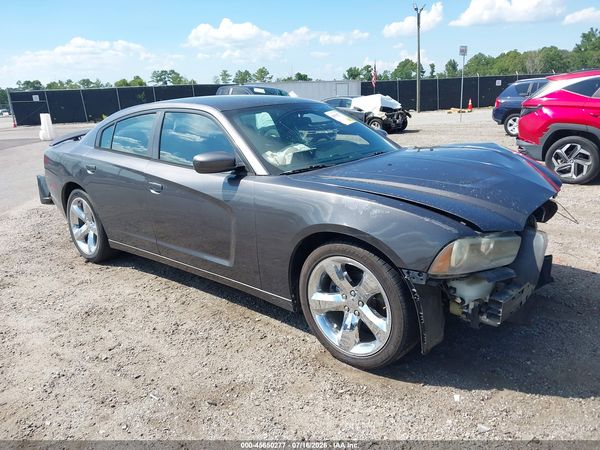 2013 DODGE CHARGER SE