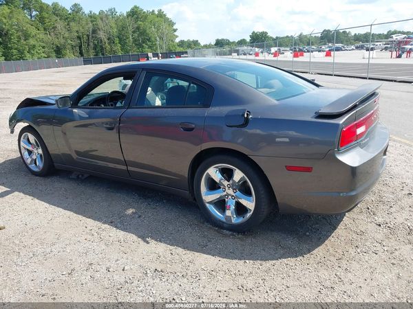 2013 DODGE CHARGER SE