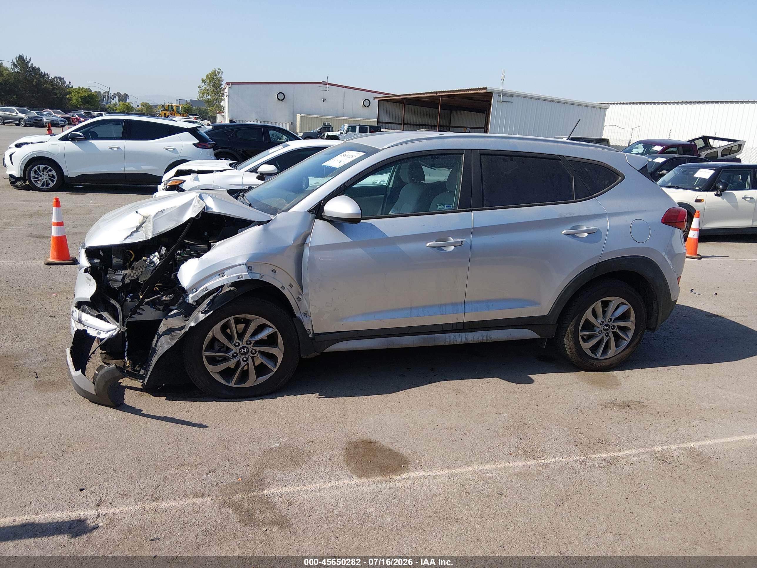 2017 HYUNDAI TUCSON SE