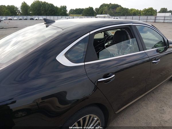 2019 KIA K900 LUXURY