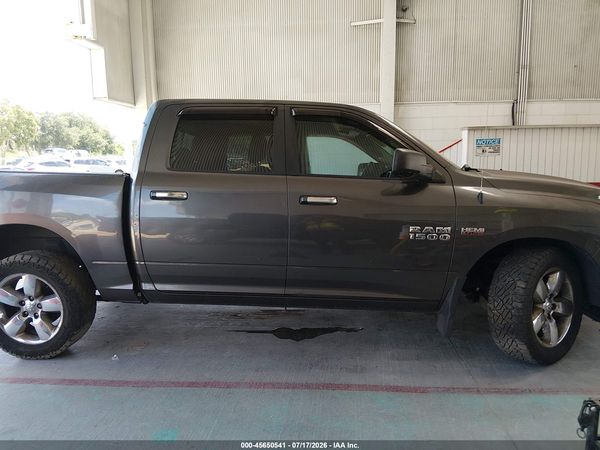 2016 RAM 1500 SLT