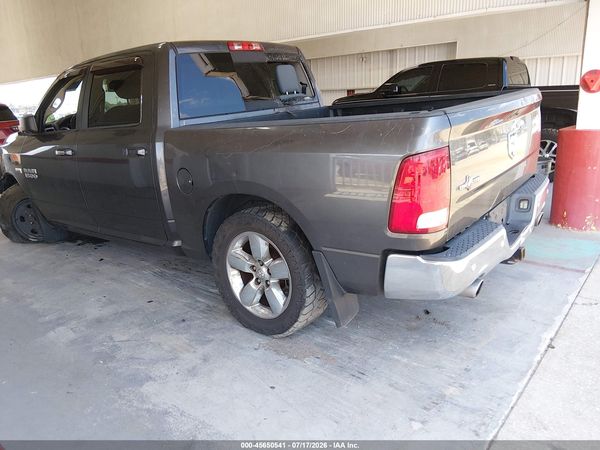 2016 RAM 1500 SLT