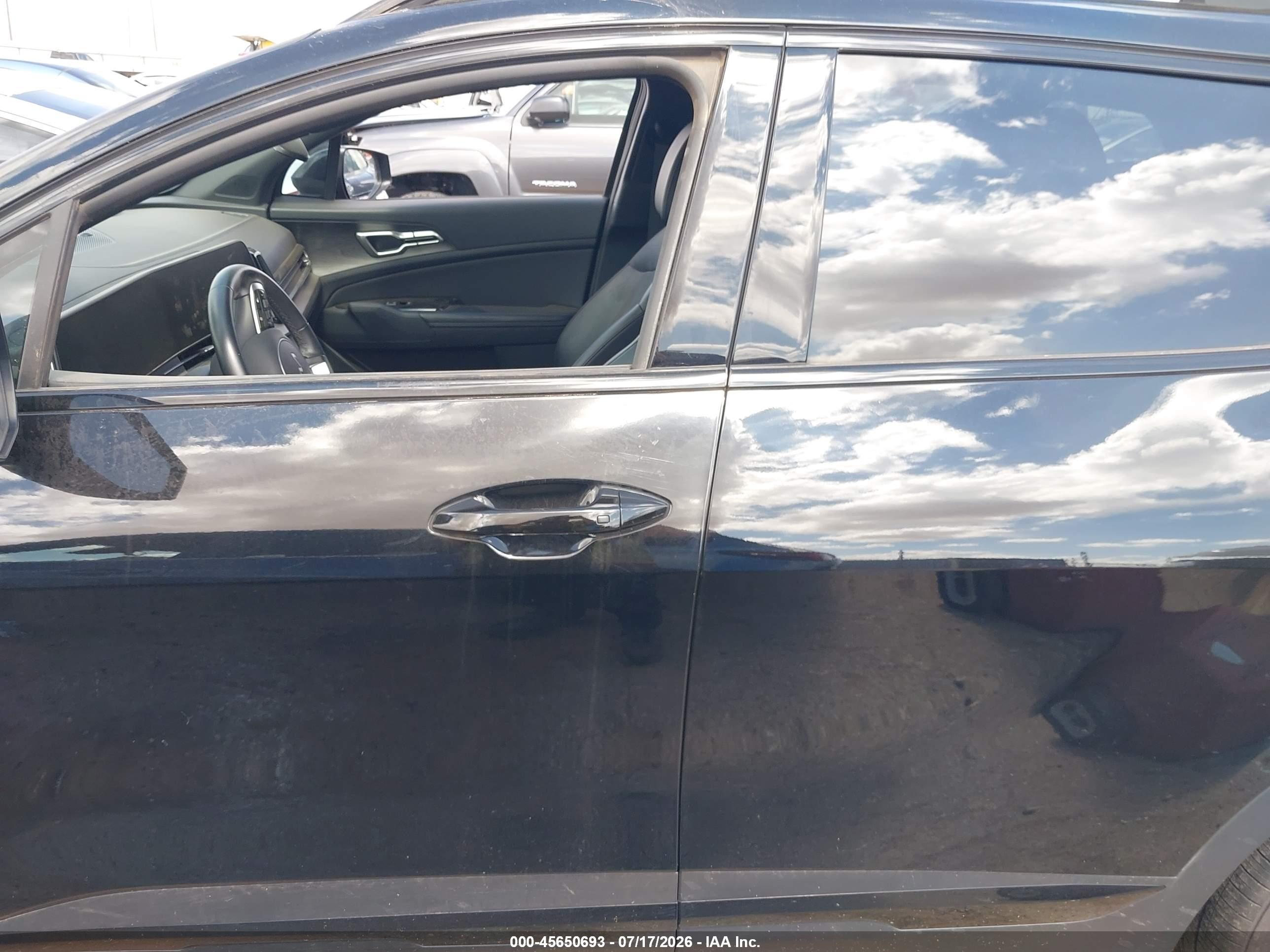 2025 KIA SPORTAGE X-LINE