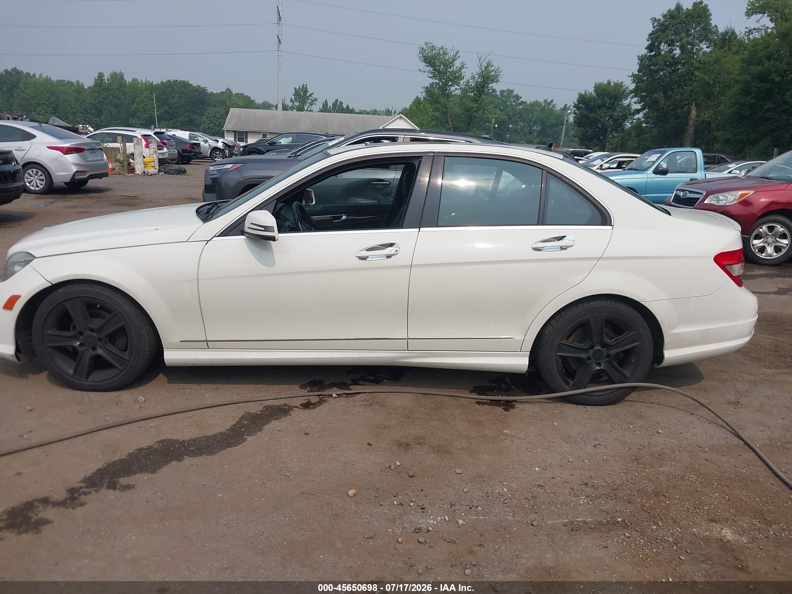 2011 MERCEDES-BENZ C 300 C300