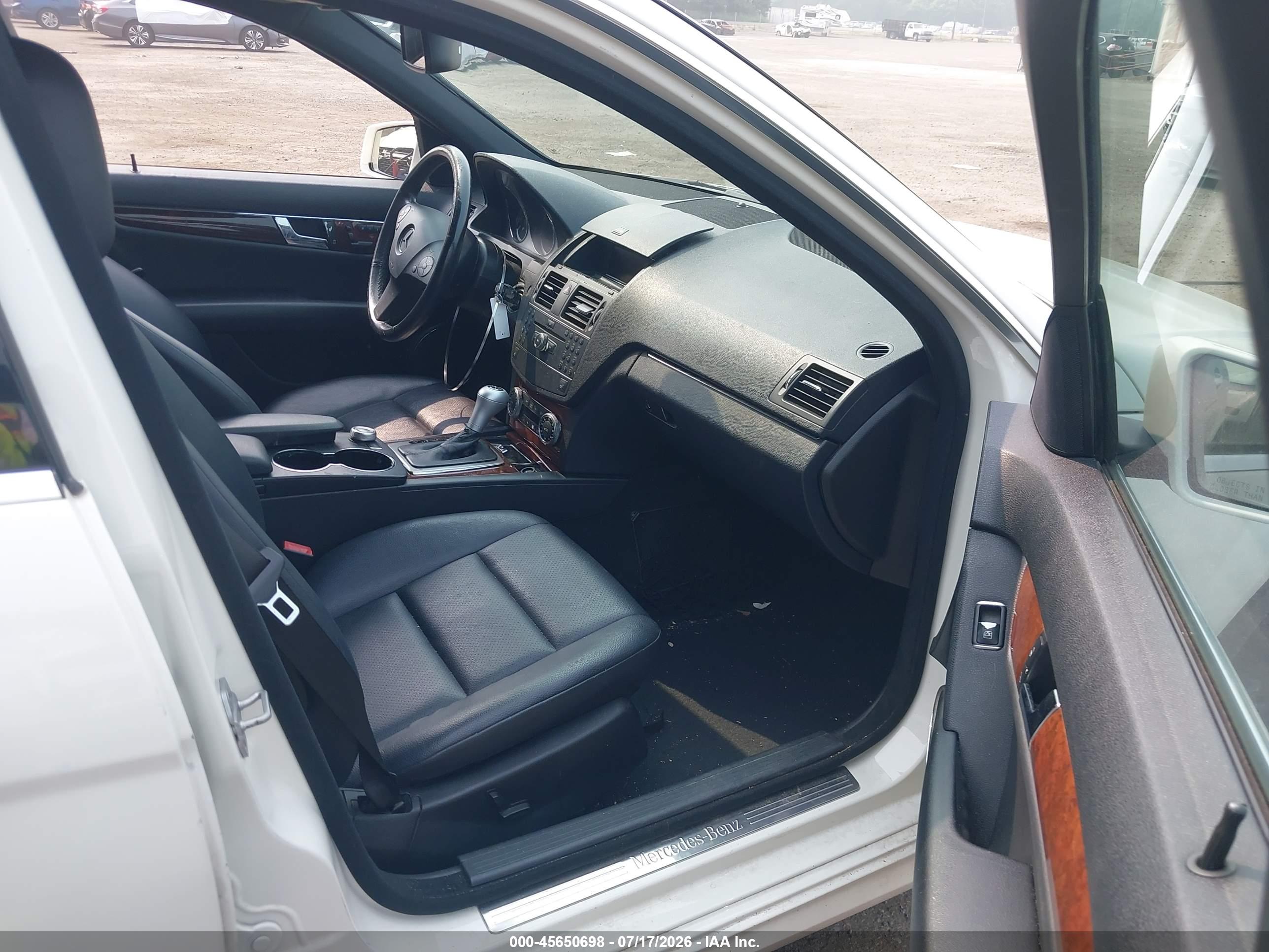 2011 MERCEDES-BENZ C 300 C300