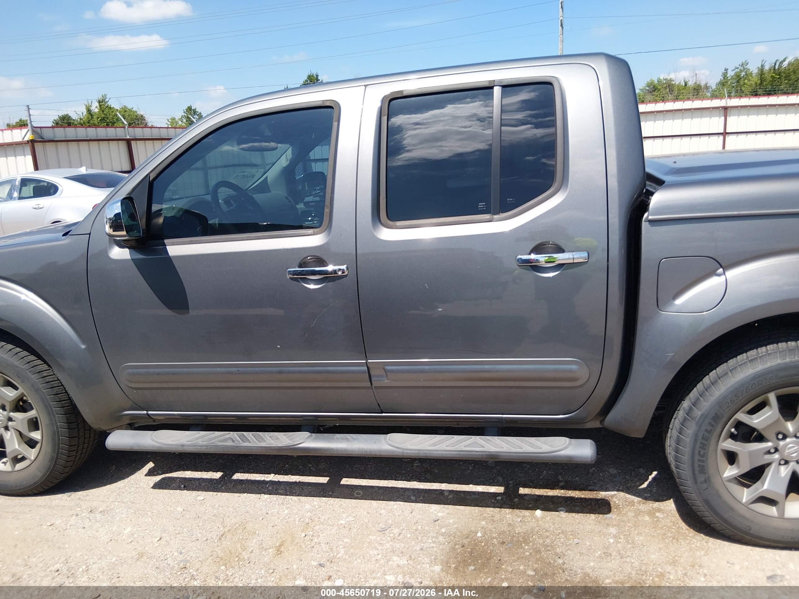 2019 NISSAN FRONTIER SL
