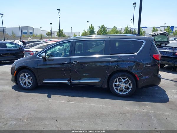 2018 CHRYSLER PACIFICA LIMITED — I117