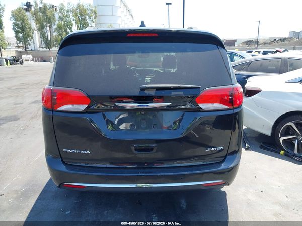 2018 CHRYSLER PACIFICA LIMITED — I119