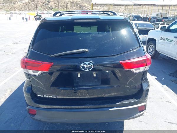 2018 TOYOTA HIGHLANDER LE
