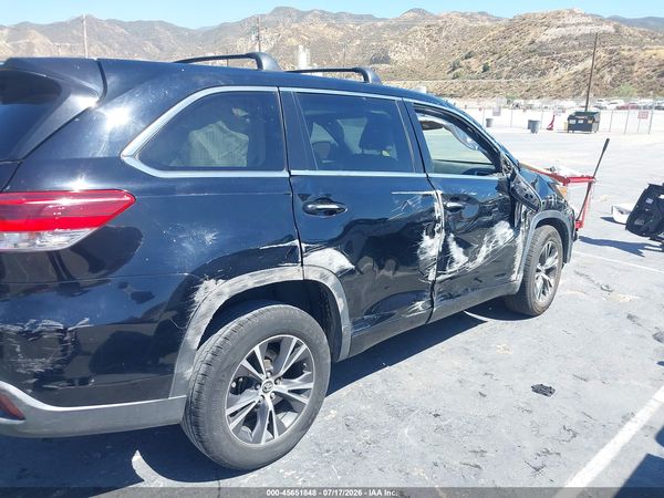2018 TOYOTA HIGHLANDER LE