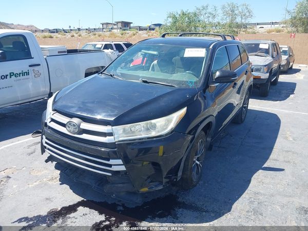 2018 TOYOTA HIGHLANDER LE