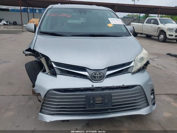 2018 TOYOTA SIENNA XLE 8 PASSENGER