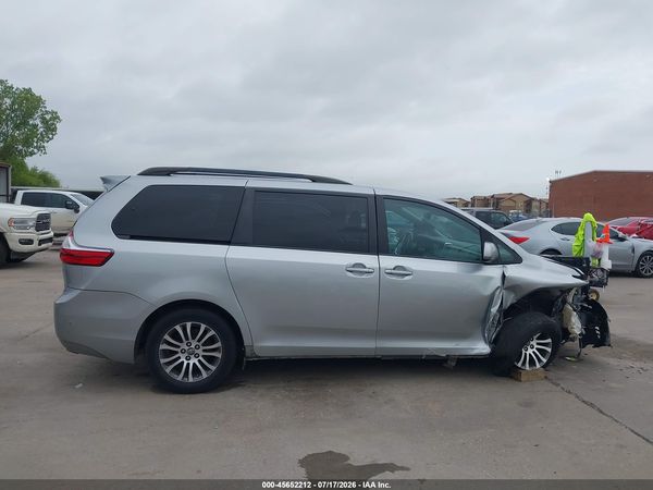 2018 TOYOTA SIENNA XLE 8 PASSENGER