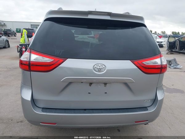 2018 TOYOTA SIENNA XLE 8 PASSENGER