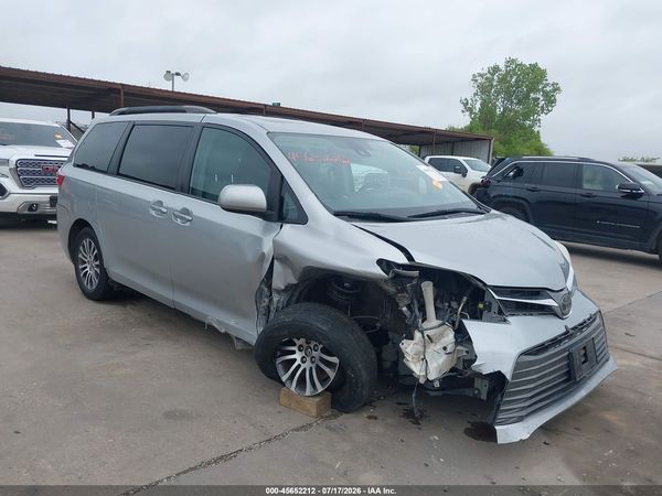 2018 TOYOTA SIENNA XLE 8 PASSENGER