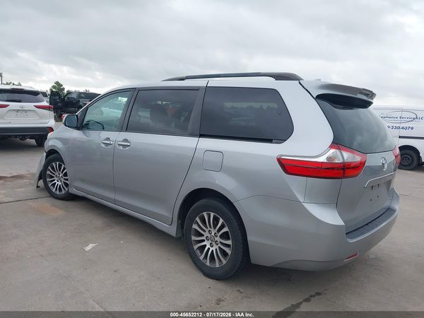 2018 TOYOTA SIENNA XLE 8 PASSENGER