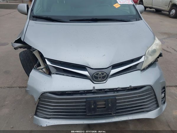 2018 TOYOTA SIENNA XLE 8 PASSENGER