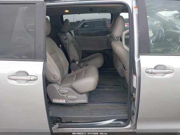 2018 TOYOTA SIENNA XLE 8 PASSENGER