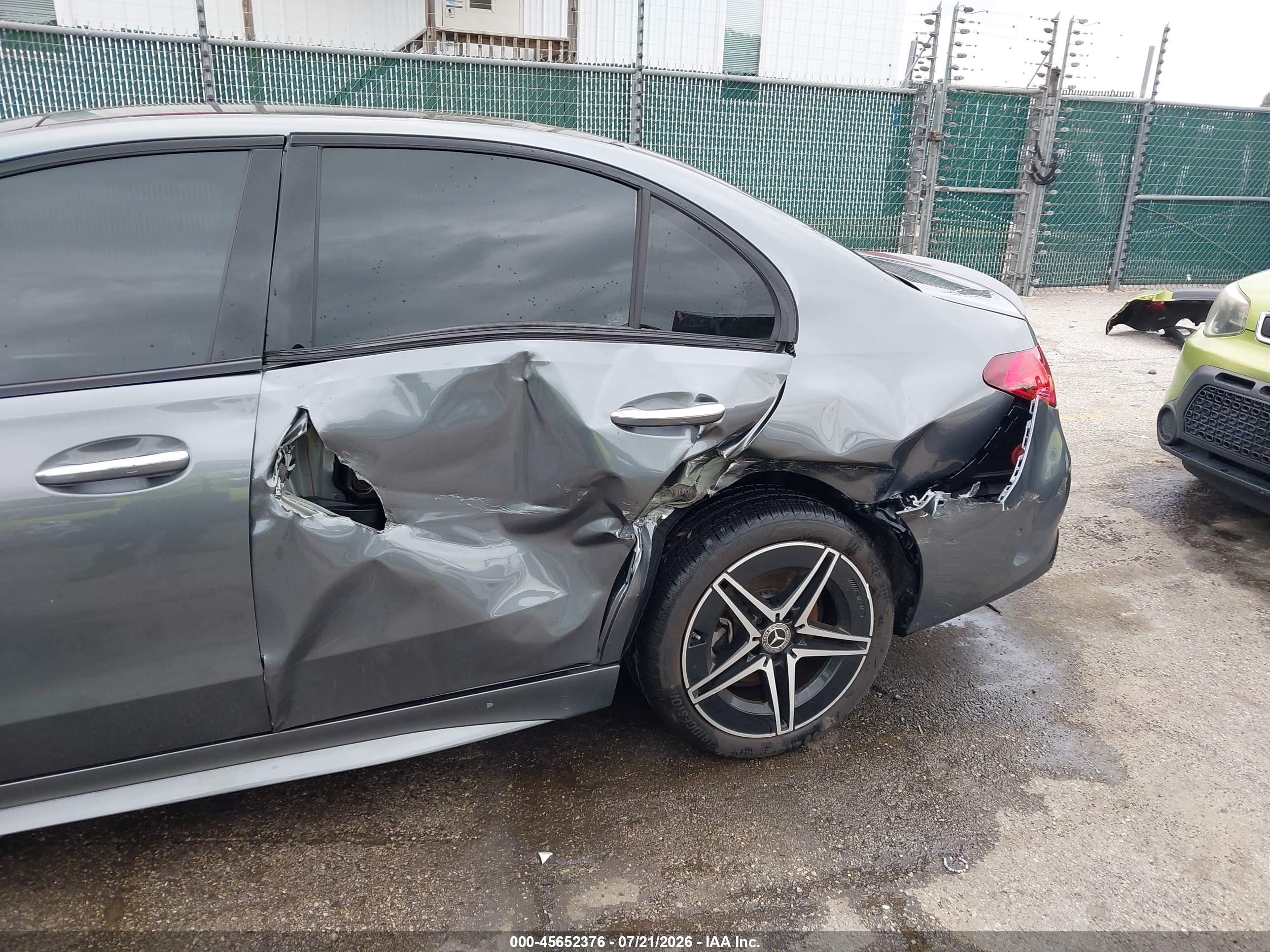 2024 MERCEDES-BENZ C 300