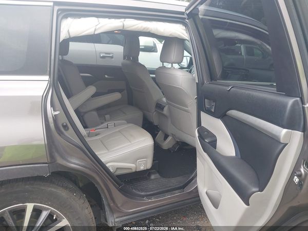 2019 TOYOTA HIGHLANDER XLE