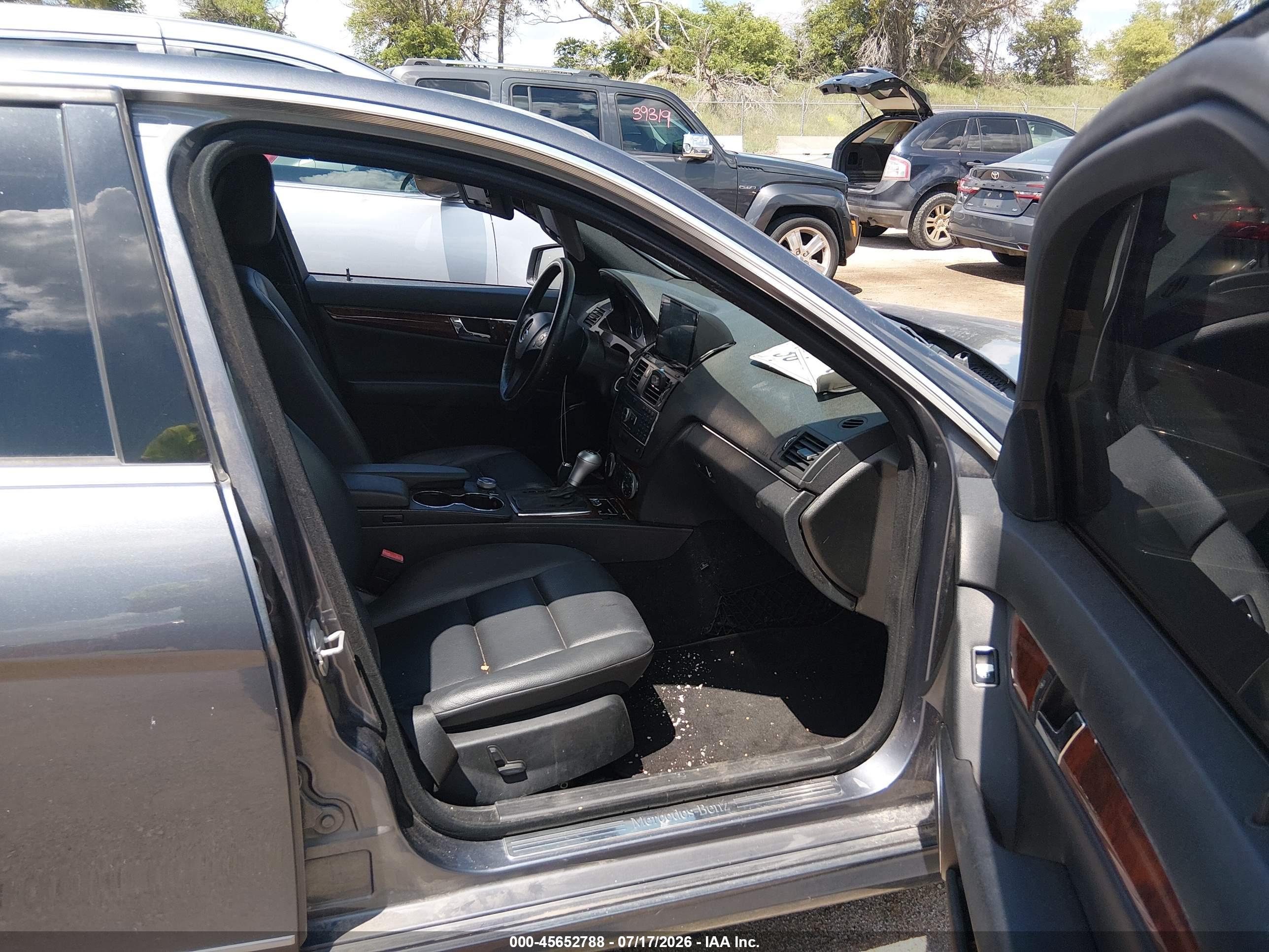 2011 MERCEDES-BENZ C 300 C300 4-MATIC