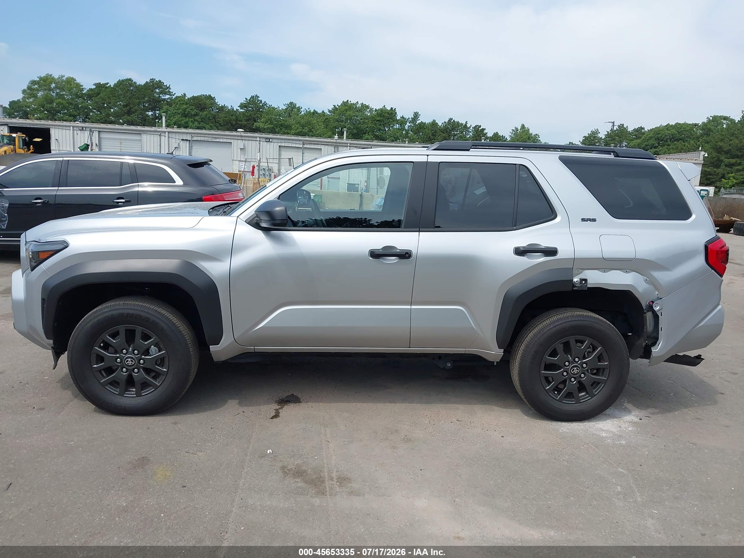 2025 TOYOTA 4RUNNER SR5