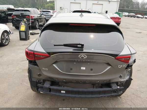 2018 INFINITI QX30 ESSENTIAL