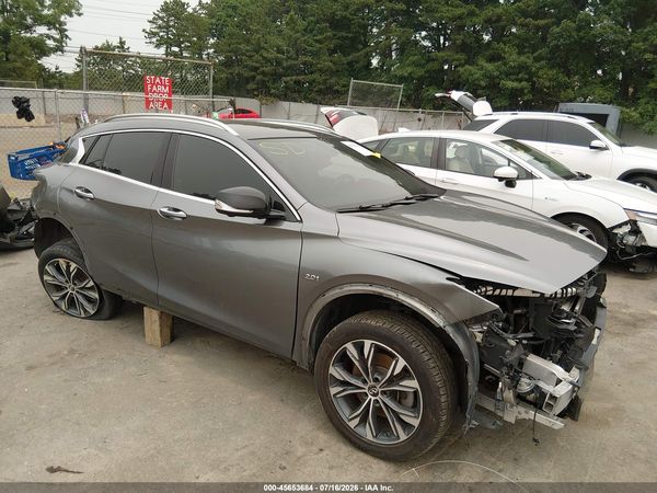 2018 INFINITI QX30 ESSENTIAL