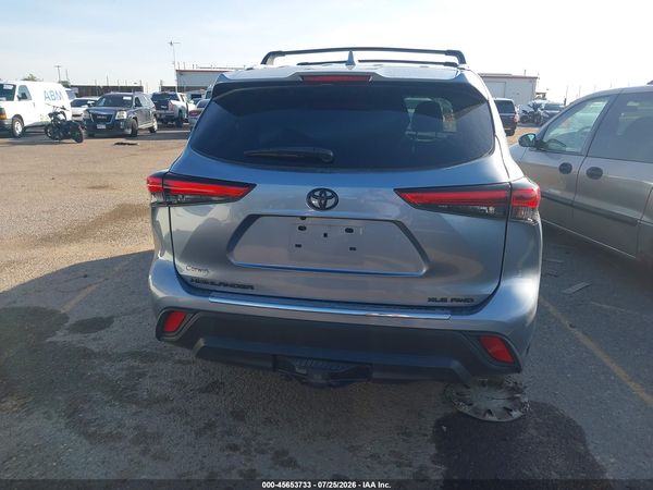 2022 TOYOTA HIGHLANDER XLE