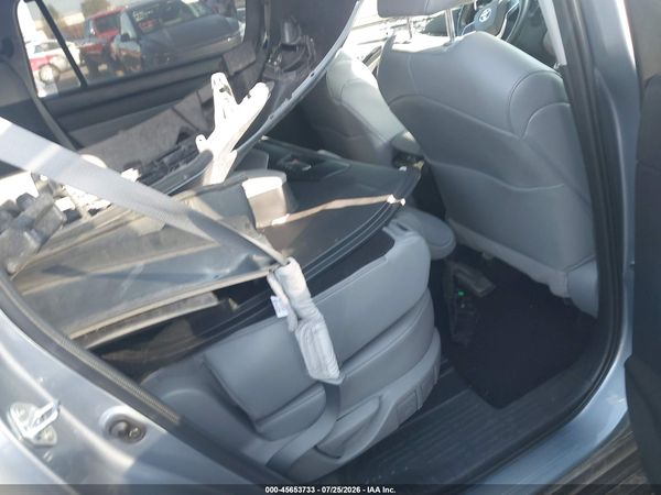 2022 TOYOTA HIGHLANDER XLE