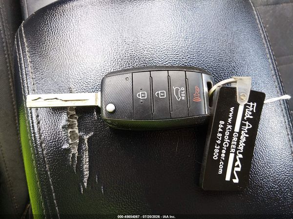 2016 KIA SORENTO 2.4L LX