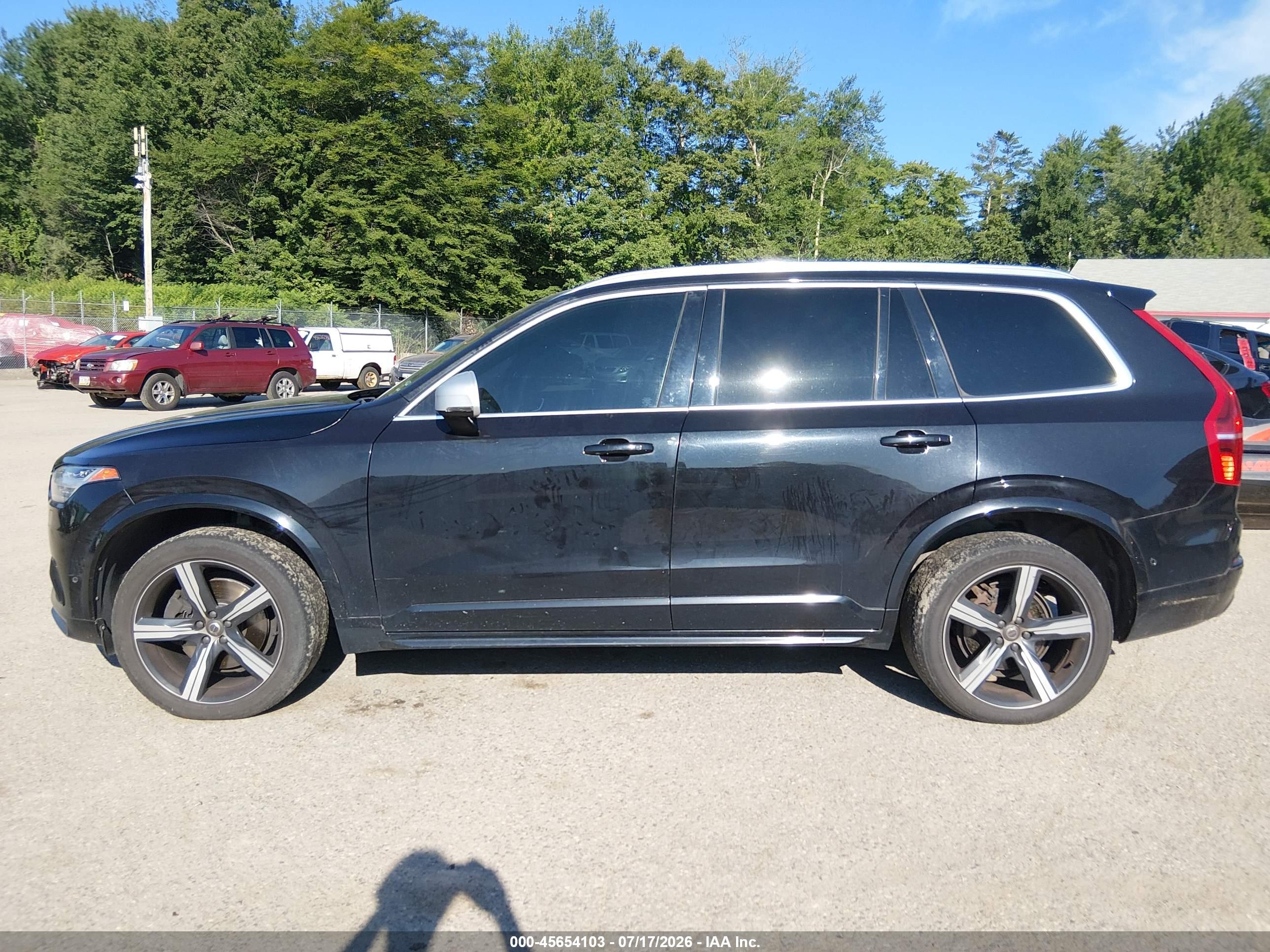 2017 VOLVO XC90 T5 R-DESIGN
