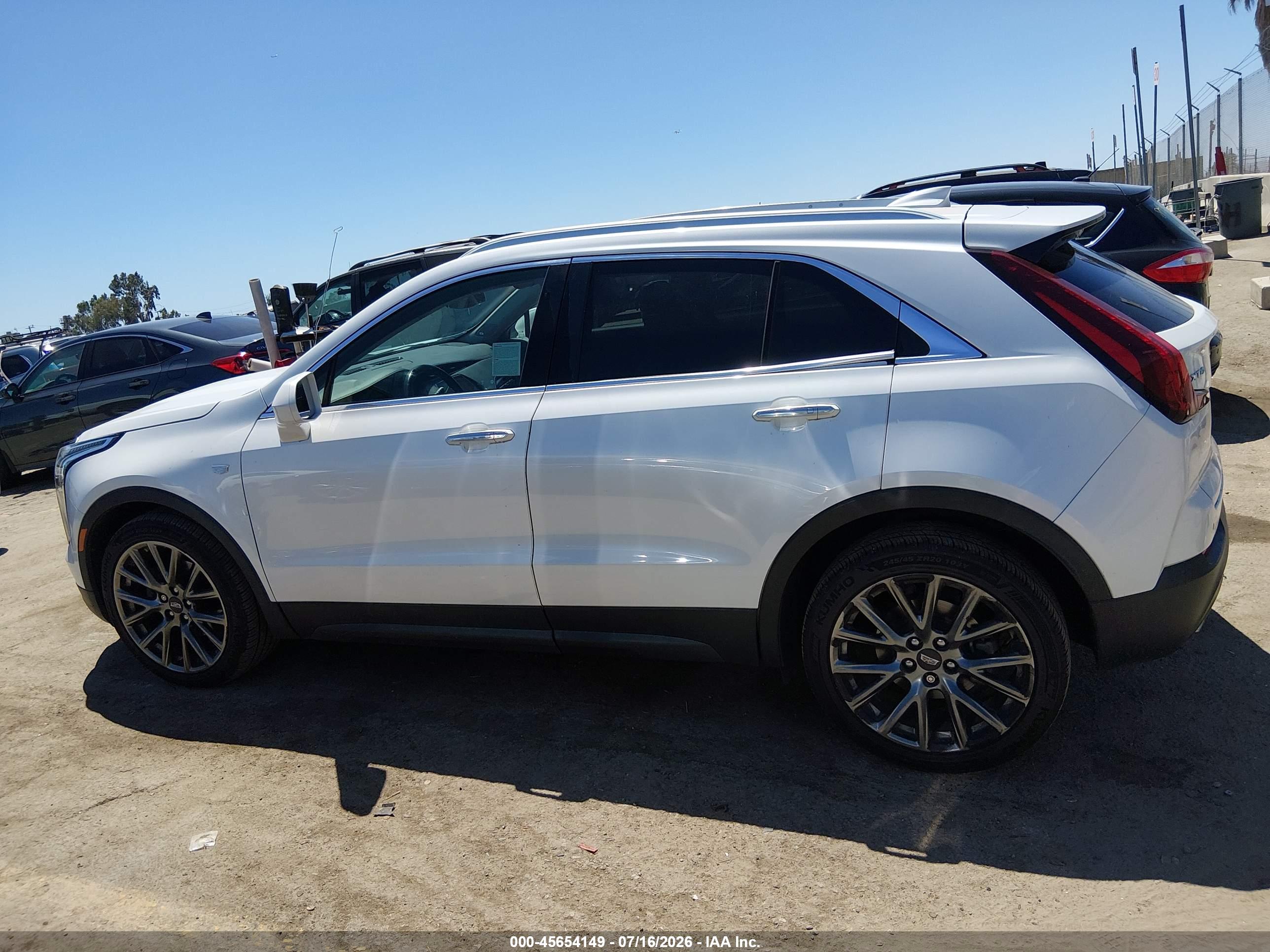 2019 CADILLAC XT4 LUXURY