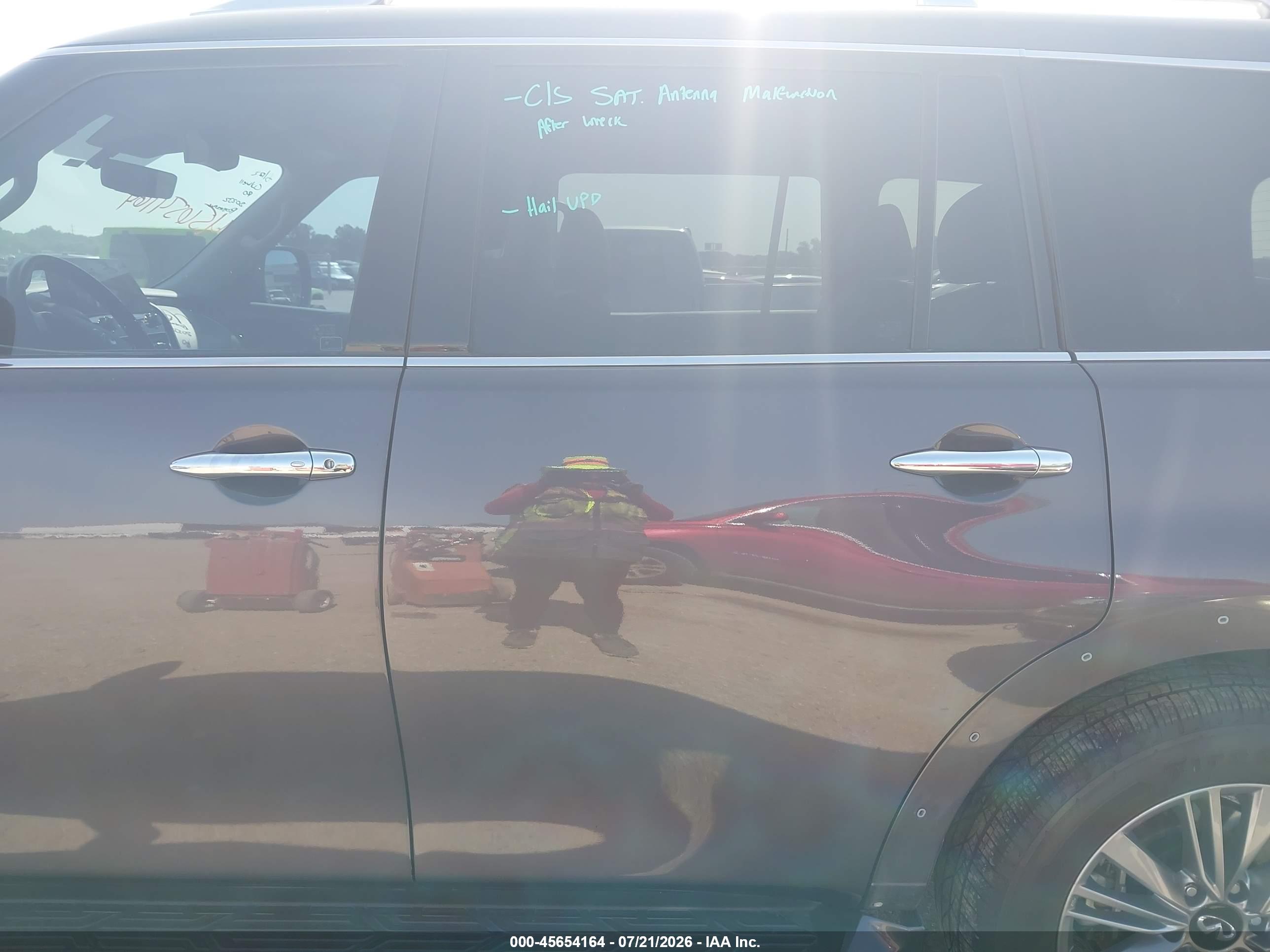 2024 INFINITI QX80 LUXE AWD
