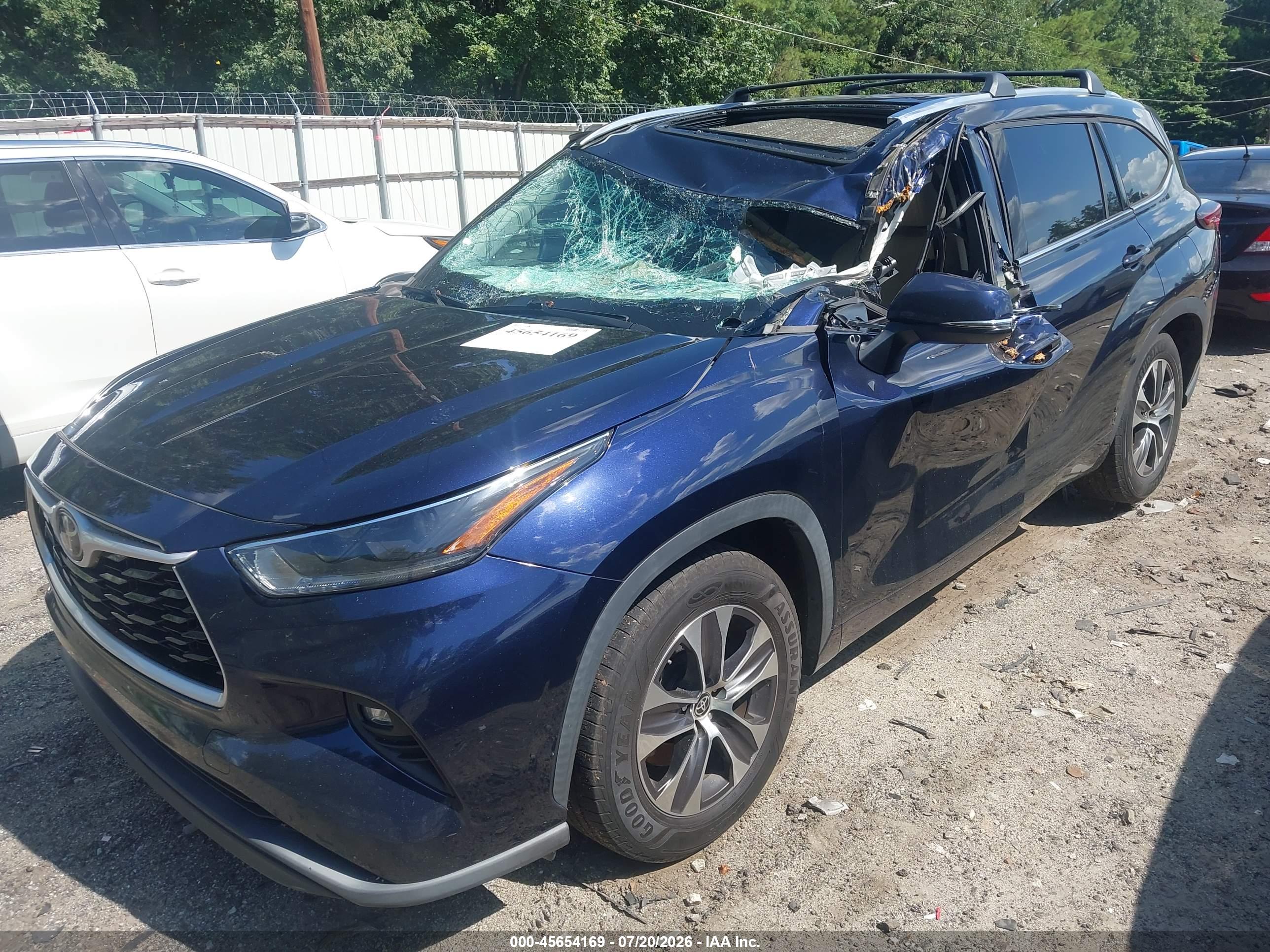 2021 TOYOTA HIGHLANDER XLE