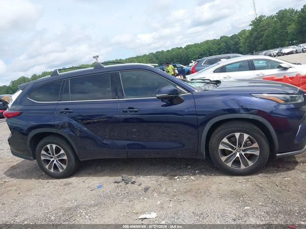 2021 TOYOTA HIGHLANDER XLE