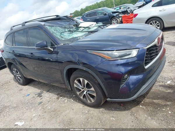 2021 TOYOTA HIGHLANDER XLE