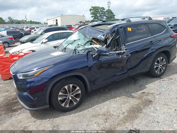 2021 TOYOTA HIGHLANDER XLE