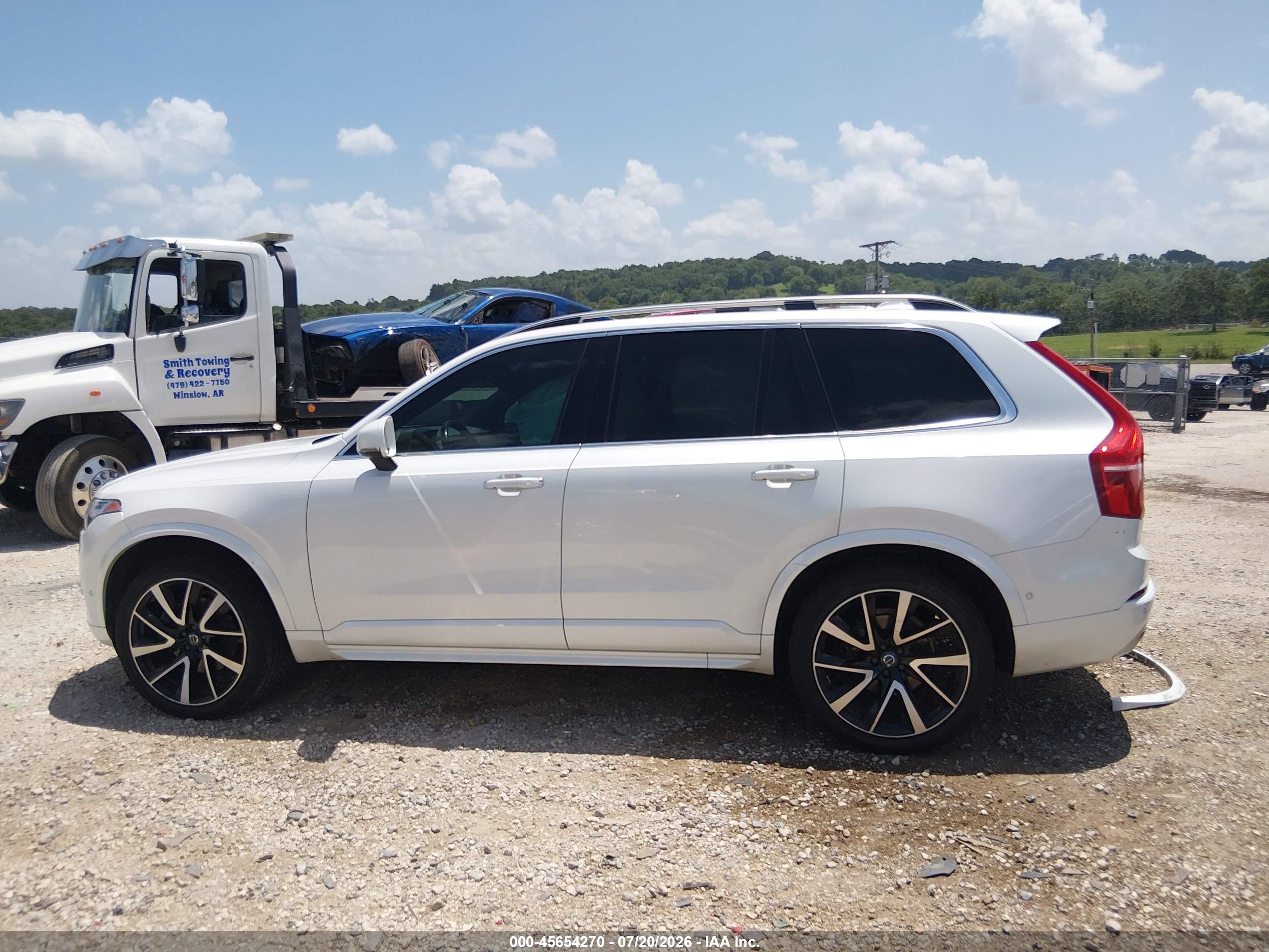 2018 VOLVO XC90 T6 MOMENTUM
