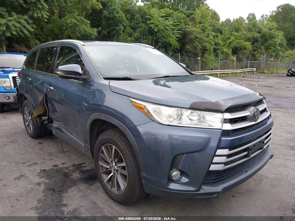 2017 TOYOTA HIGHLANDER XLE