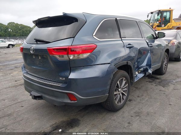 2017 TOYOTA HIGHLANDER XLE